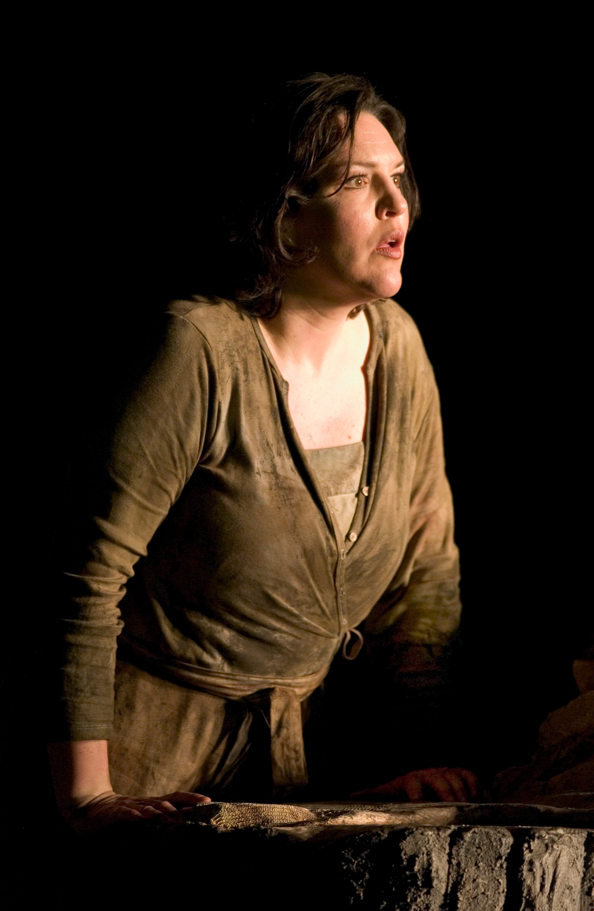 Adrianne Pieczonka as Sieglinde at the Canadian Opera Company. Photo by Michael Cooper. Adrianne Pieczonka as Sieglinde at the Canadian Opera Company. Photo by Michael Cooper.